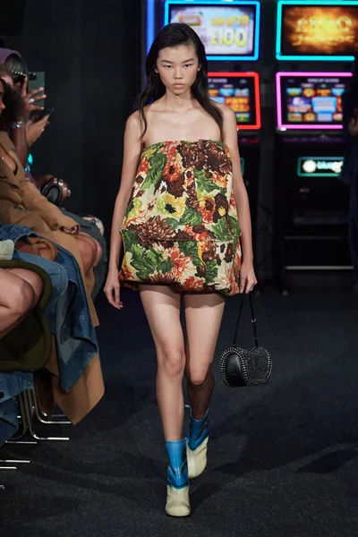 Look 28